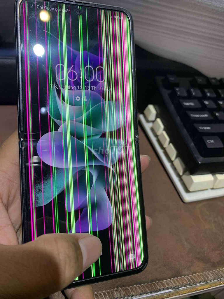 Samsung Z Flip 3. Mua bán Điện thoại tại Quận Bình Tân Tp Hồ Chí Minh được đăng bởi Châu Lịch hình 1