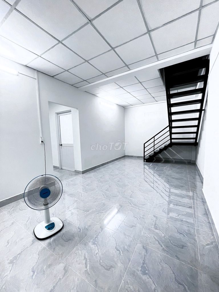 Cho thuê nhà hẻm xe hơi Linh Đông 3PN sân 100m2 làm kho giá tốt