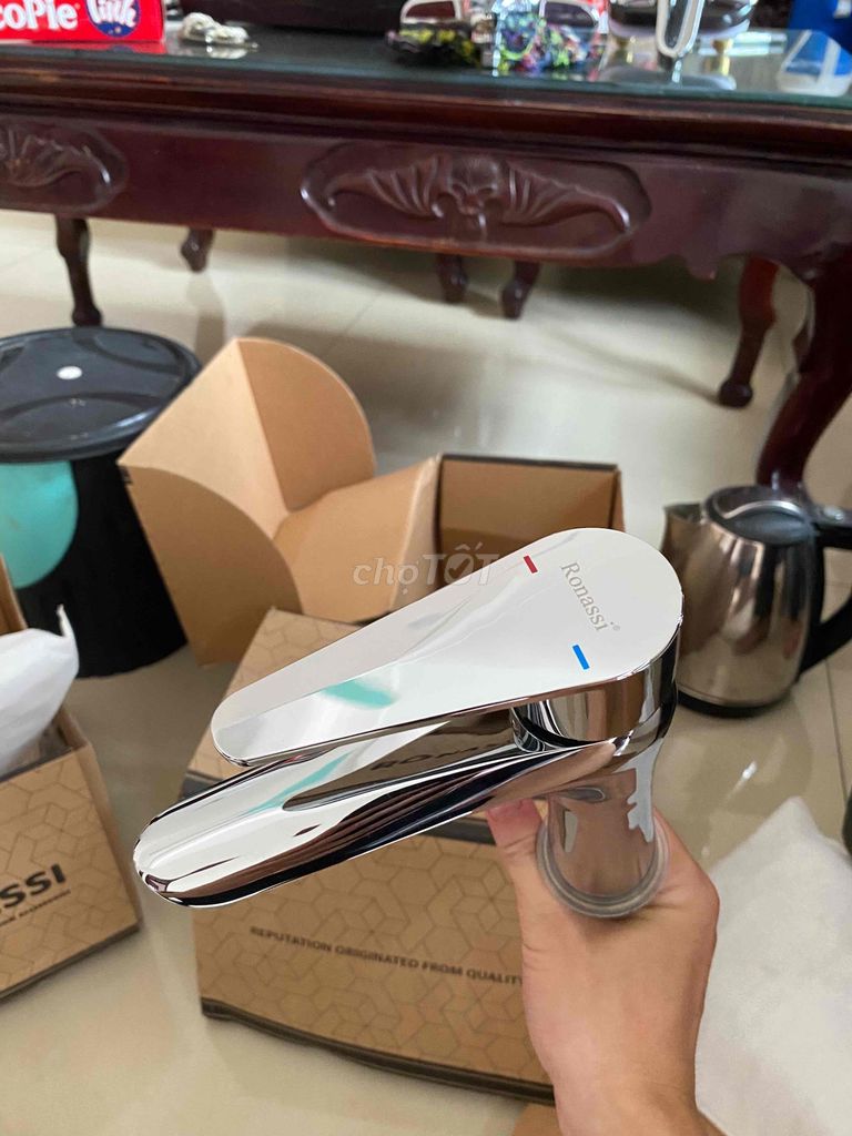 Thanh lý vòi rửa mặt (đồng) mới 100% thừa ctrinh