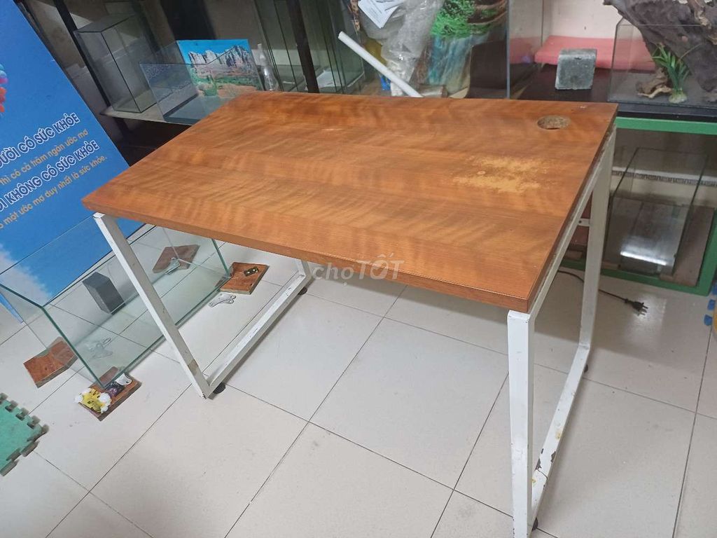 Bàn học Gỗ, Kim loại Nâu, Trắng 100x60x75 cm. Mua bán Bàn ghế tại Quận Thanh Xuân Hà Nội được đăng bởi alo tớ nè hình 1