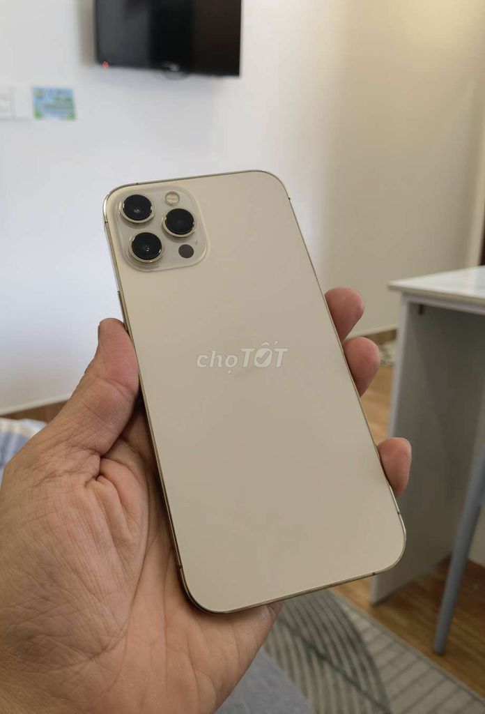 iPhone 12 Pro Max 128GB Vàng 98%. Mua bán Điện thoại tại Thành phố Đà Lạt Lâm Đồng được đăng bởi Lavie Nguyễn  hình 1