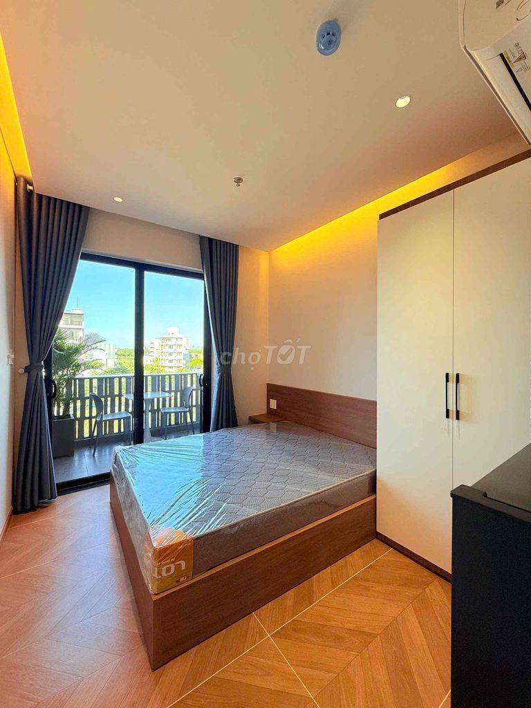 New Light Apartment unit with balcony in FPT City — photo 10