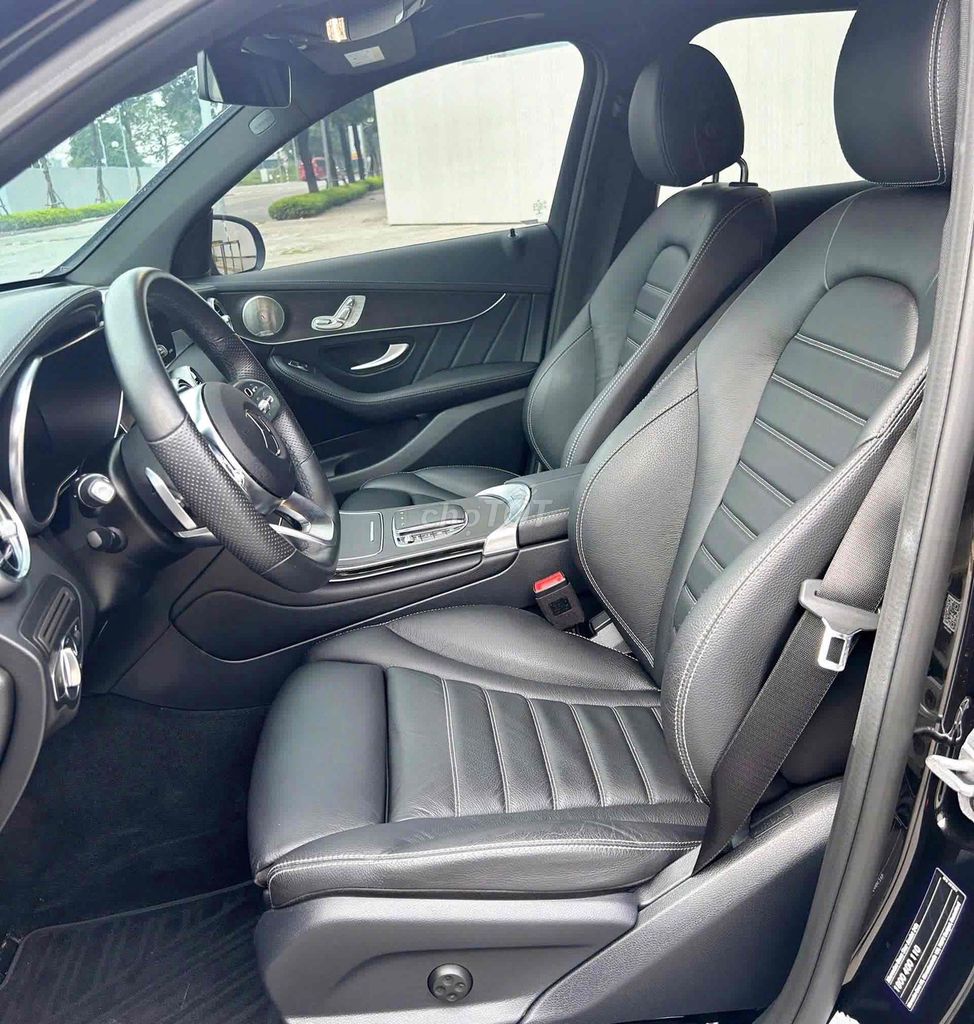 Mercedes GLC300 4Matic sx 2022 màu đen lướt đẹp. Mua bán Ô tô tại Quận Cầu Giấy Hà Nội được đăng bởi Cao Quý hình 7