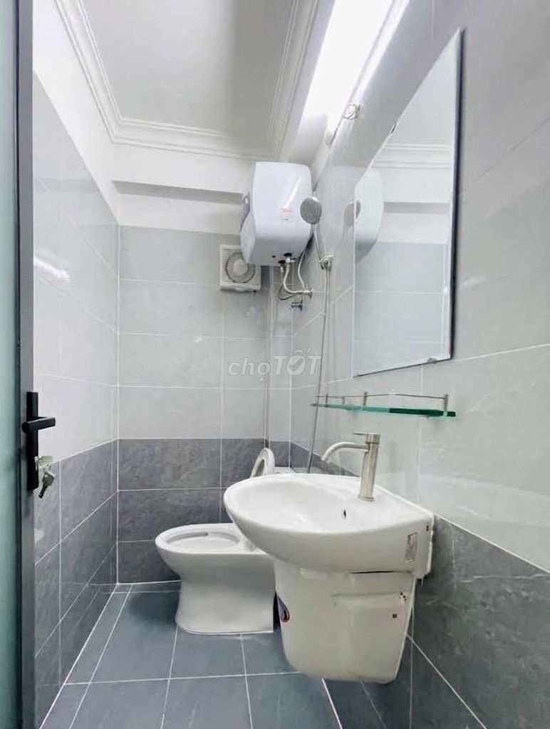 АВТОМОБИЛЬНАЯ АЛЛЕЯ VF3 - 45 м²x3 этаж
КРАСИВЫЙ ДОМ - на выезде из Фан Ван Три
