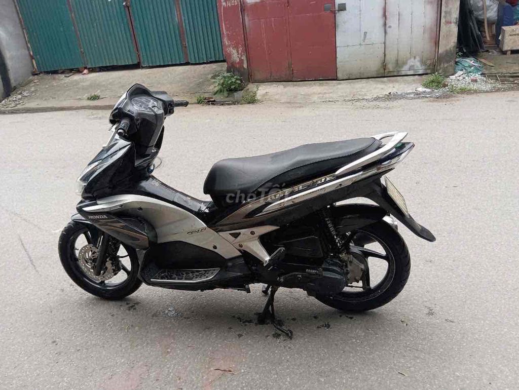 Bán xe Air Blade Fi chính chủ biển 30L tại Hà Nội. Mua bán Xe máy tại Quận Tây Hồ Hà Nội được đăng bởi Lê Hải hình 3