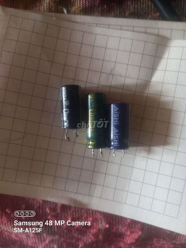 Tụ điện Aishi Chengx 16V 1000µF Hàng tháo máy. Mua bán Linh kiện (RAM, Card...) tại Huyện Cai Lậy Tiền Giang được đăng bởi Sói cát và Sói bạc hình 1