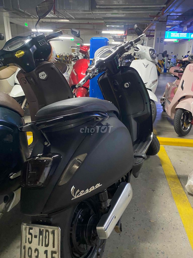 Электроскутер Piaggio Vespa Матовый черный