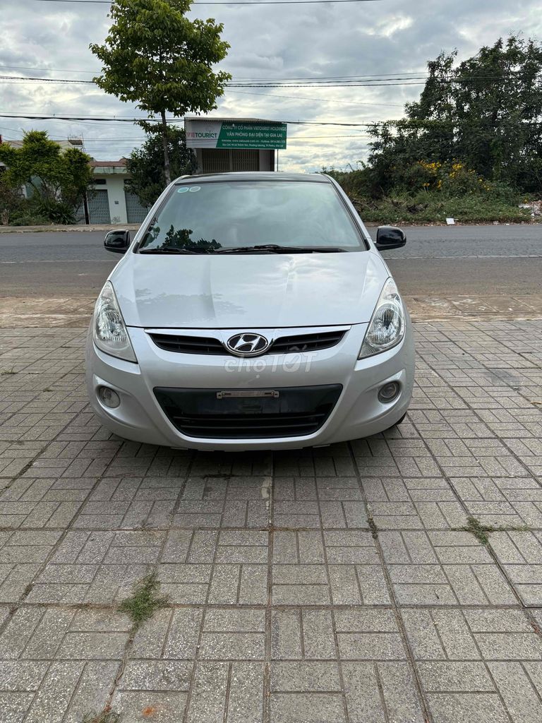 HYUNDAI I 20 NHẬP ẤN 2011 AT bao chất