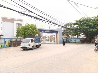 Nhà Cổ Điển, Đông Anh, Ô tô đỗ cửa, 3 bước ra trục chính