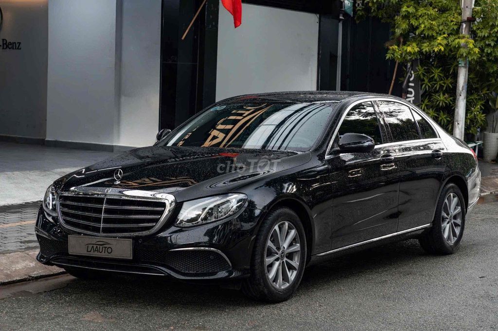 Mercedes E200 Model 2020 - Đen Nâu - 1 chủ. Mua bán Ô tô tại Quận 7 Tp Hồ Chí Minh được đăng bởi Thật Nguyễn LongAnh Auto hình 2