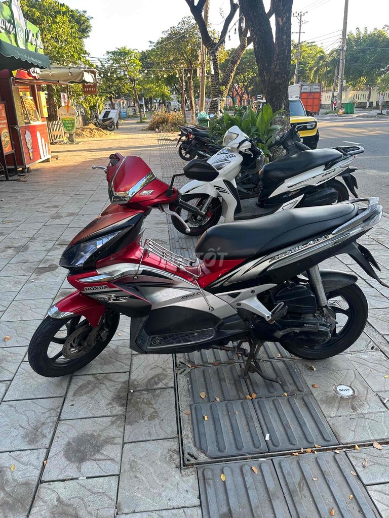 Honda Air Blade 2010 đỏ