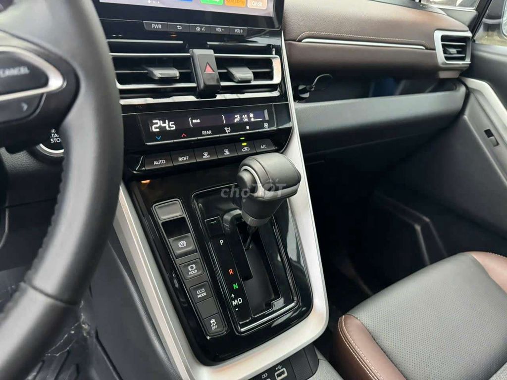 TOYOTA INNOVA CROSS 2.0AT - 26000 km. Mua bán Ô tô tại Thành phố Thủ Đức Tp Hồ Chí Minh được đăng bởi Ms Hiệp  hình 13