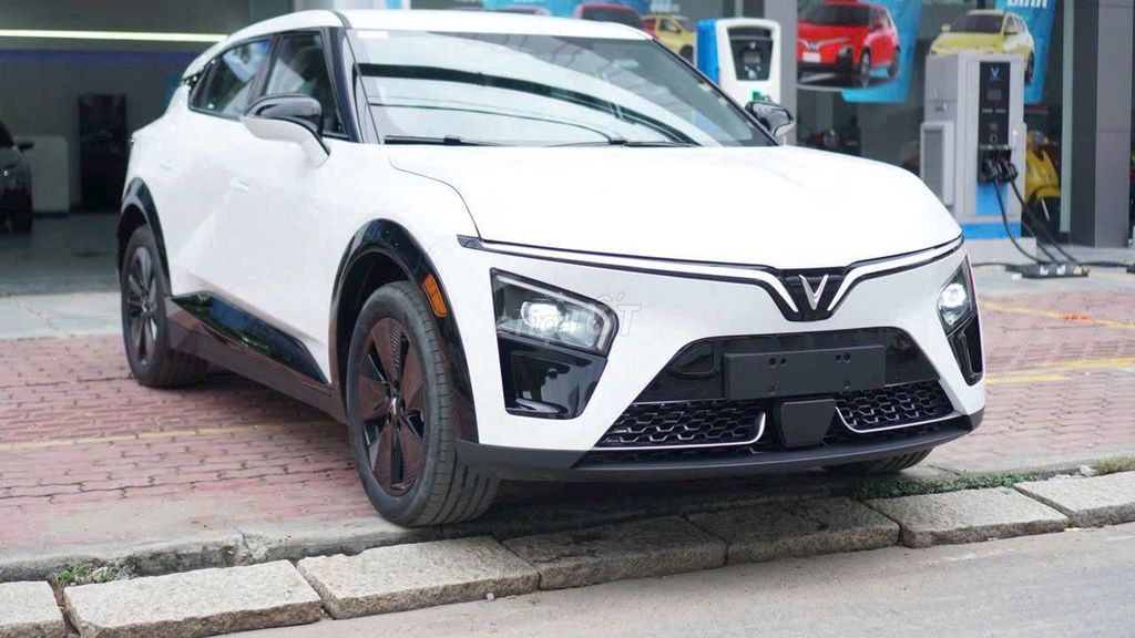 VF7 ECO 2025 chỉ còn 717tr, Plus chỉ 811tr. Mua bán Ô tô tại Quận 12 Tp Hồ Chí Minh được đăng bởi Vinfast Phan Trọng Tuệ Q12 hình 5