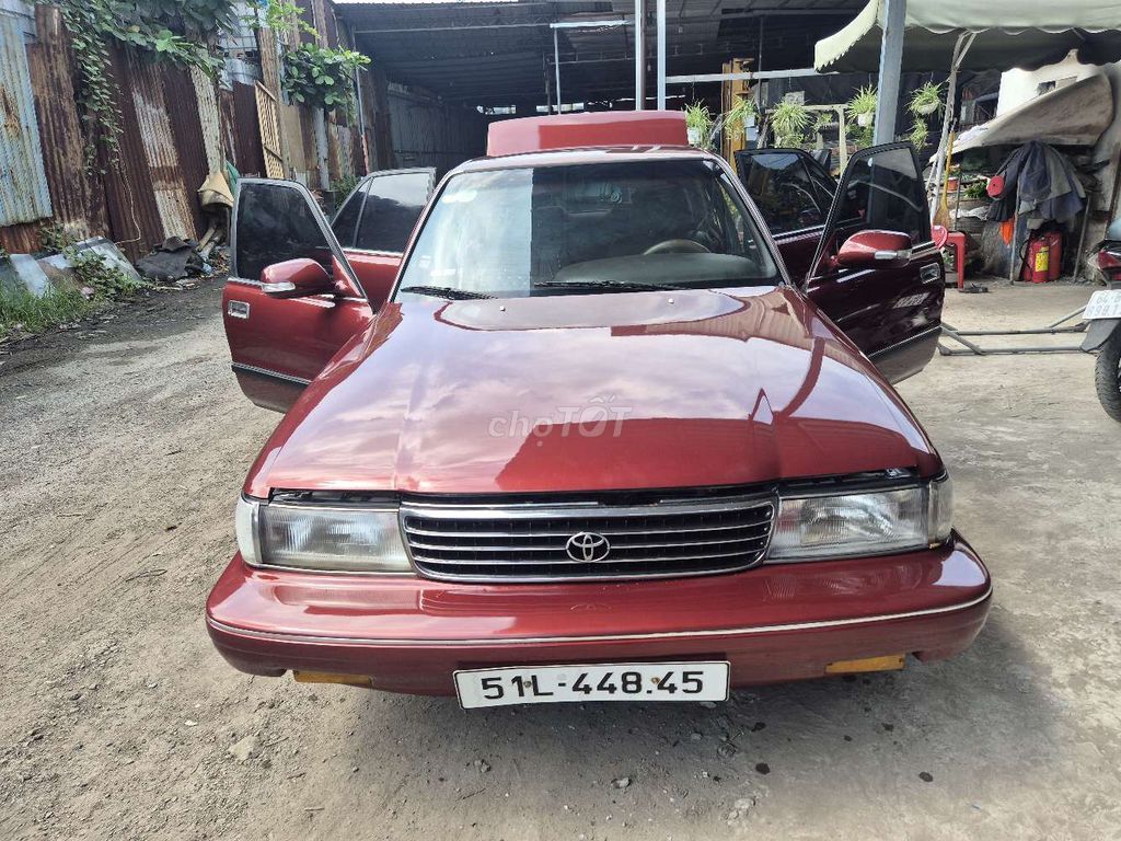 Toyota Cressida Dầu Đỏ Nỉ