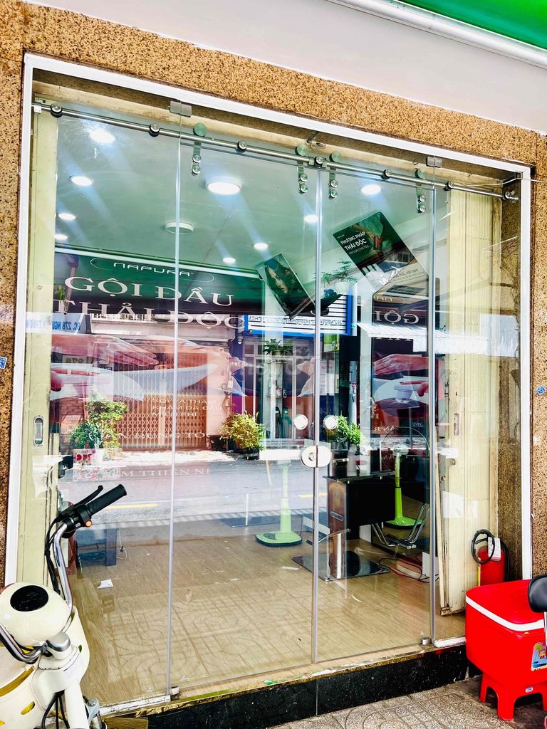 Thanh lý cửa kính cường lực lùa 2 cánh. Mua bán Nội thất, đồ gia dụng khác tại Quận 3 Tp Hồ Chí Minh được đăng bởi Thanh Vy hình 1