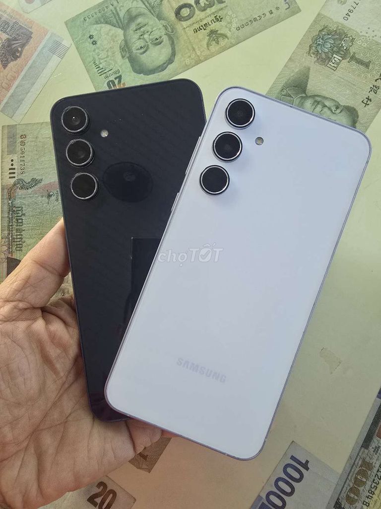 Samsung Galaxy A55 5G 256GB SSVN 99%. Mua bán Điện thoại tại Thành phố Buôn Ma Thuột Đắk Lắk được đăng bởi Lê Nguyễn SmartPhones hình 1