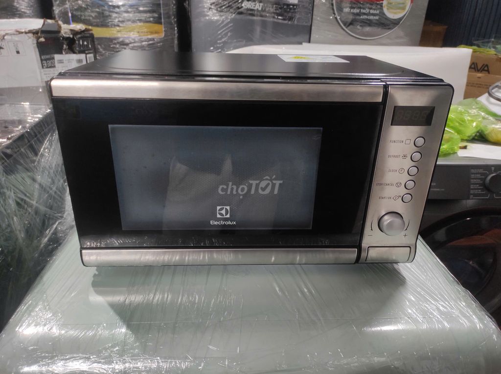 Lò vi sóng Electrolux EMS207GX 20 lít Bạc. Mua bán Bếp, lò, đồ điện nhà bếp tại Quận Gò Vấp Tp Hồ Chí Minh được đăng bởi Dung hình 1
