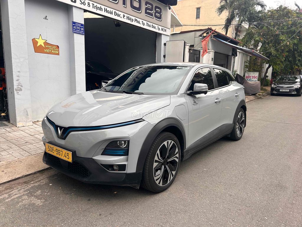 VinFast VF6 Plus 2025 Серый 42 000 км