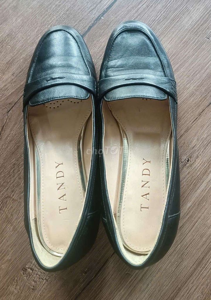 Giày lười Tandy Nữ Da thật Đen 38. Mua bán Giày dép tại Thành phố Long Xuyên An Giang được đăng bởi NGUYỄN THỊ NHẮC hình 1
