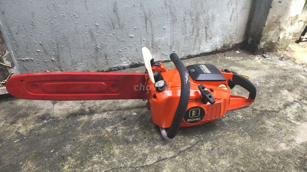 Máy cưa xích hiệu echo công xuất 50cc