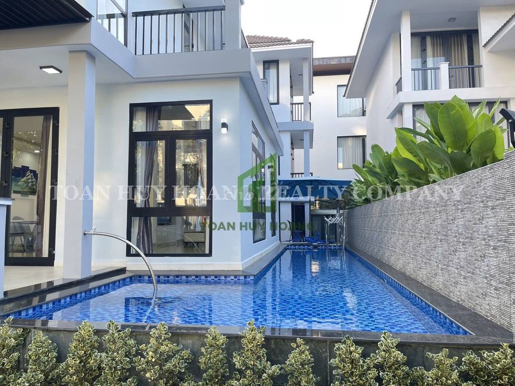 Аренда · Làng Châu Âu (Euro Village) · 4 комн. · 250 м² · Quận Sơn Trà, ул. Mỹ An 7