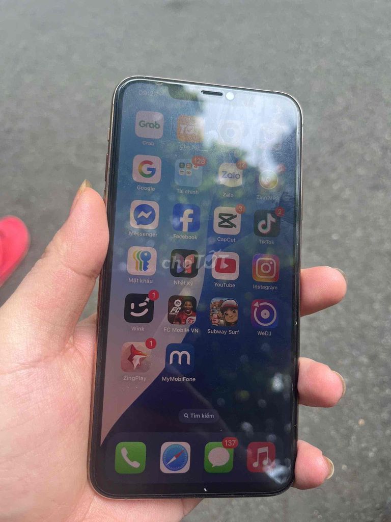 Apple iPhone 11 Pro Max 64GB Vàng. Mua bán Điện thoại tại Huyện Cần Giuộc Long An được đăng bởi Quốc Trường hình 1