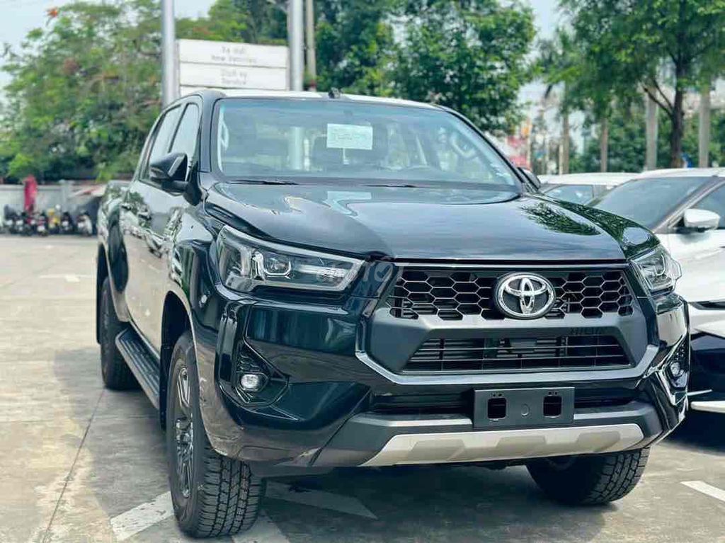 Hilux 2024 2.4L 4x2 AT GIẢM GIÁ, TẶNG PHỤ KIỆN