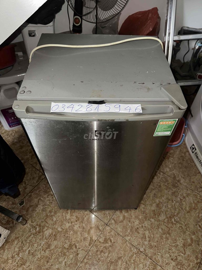 Tủ lạnh Electrolux EUM0900SA 85L Bạc. Mua bán Tủ lạnh tại Huyện Ứng Hòa Hà Nội được đăng bởi Linh Hoàng hình 1
