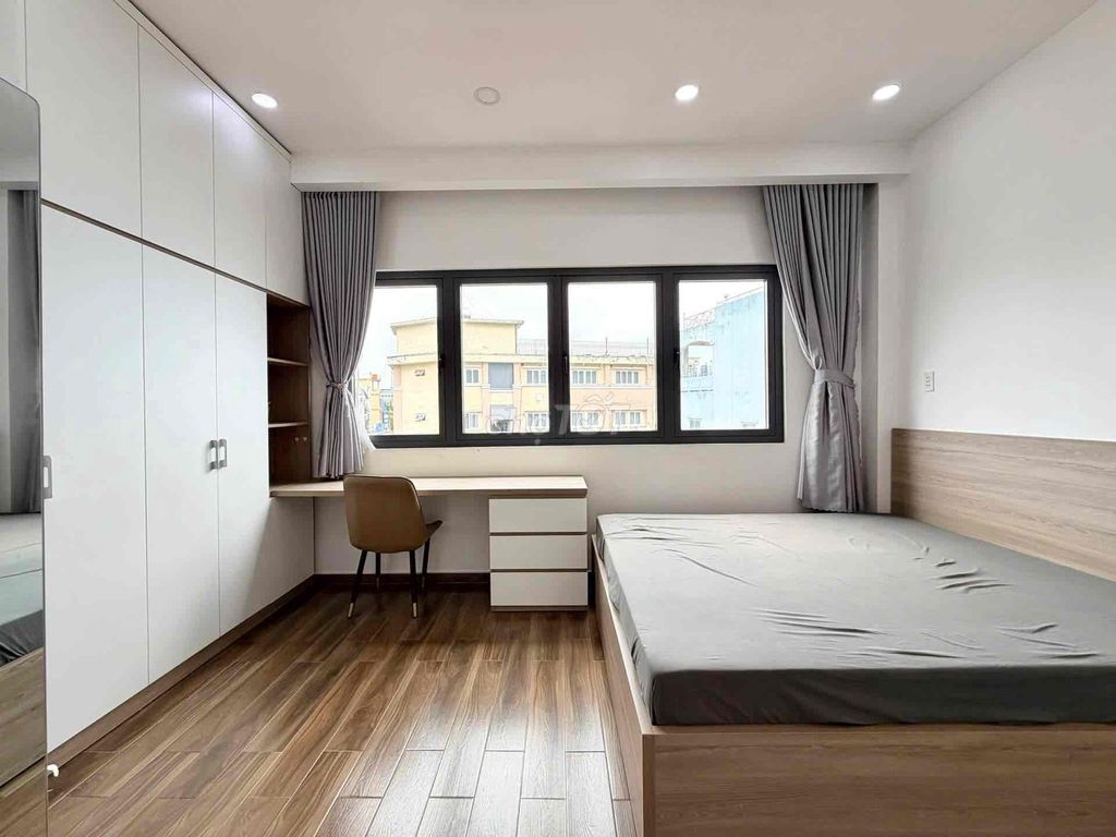 Дом на Ле Ван Дuyet, 5 этажей (4,9м * 13м), новый и красивый