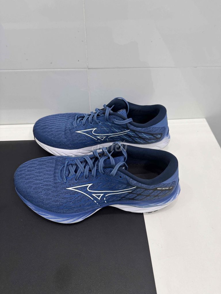 Giày chạy bộ Mizuno Wave Inspire 20 Size 42,5. Mua bán Giày dép tại Quận Gò Vấp Tp Hồ Chí Minh được đăng bởi Hợp Lê hình 2