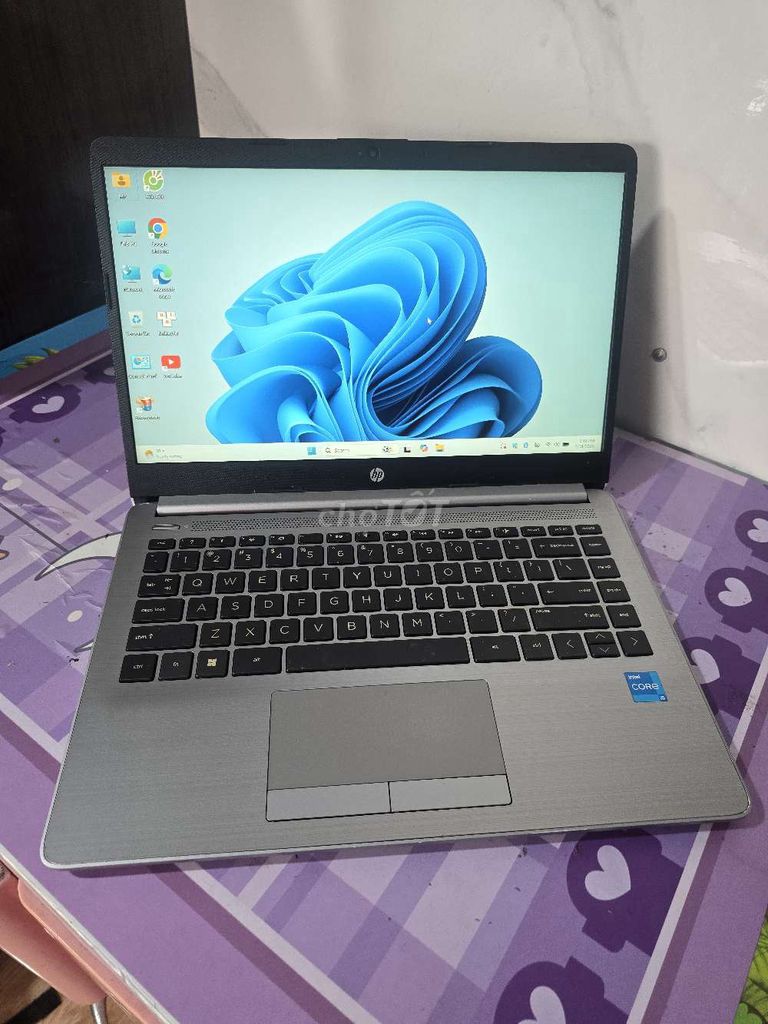 HP 240 G8 i5 1135G7/8G/256G/14" FHD zin, dùng tốt. Mua bán Laptop tại Quận 12 Tp Hồ Chí Minh được đăng bởi Cầm Đồ Thanh Lý hình 1