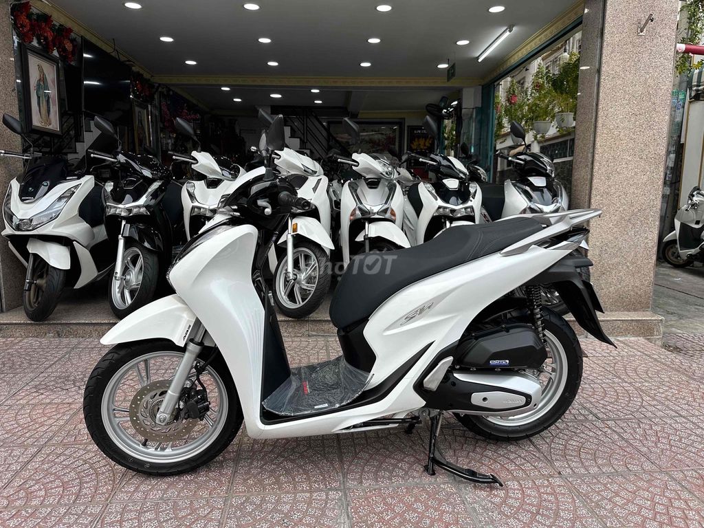 Honda SH 125i ABS 2021 Белый 9630 км Свои документы