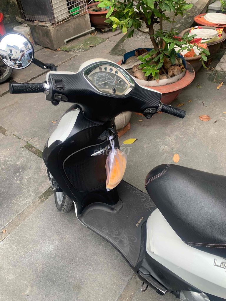 Piaggio Liberty Trắng Đã sử dụng. Mua bán Xe máy tại Quận Bình Thạnh Tp Hồ Chí Minh được đăng bởi Gặp vũ Nguyễn  hình 3