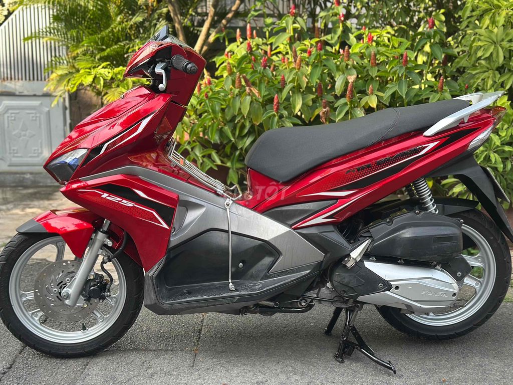 Airblade 125 Fi 2016 Đỏ đen zin nguyên bản giá rẻ. Mua bán Xe máy tại Thành phố Thủ Đức Tp Hồ Chí Minh được đăng bởi Xe Máy Sơn Thủ Đức hình 6