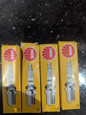 Bu-gi NGK r. Mua bán Phụ tùng xe tại Quận Hoàn Kiếm Hà Nội được đăng bởi hoang