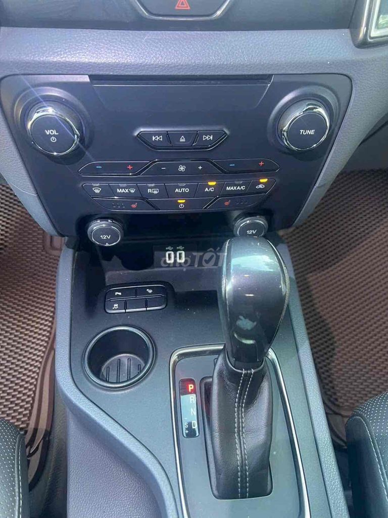 Ford Everest Titanium 2.2L 2016 dk 2017 xe 1 chủ. Mua bán Ô tô tại Quận Gò Vấp Tp Hồ Chí Minh được đăng bởi ANH KIET AUTO hình 4