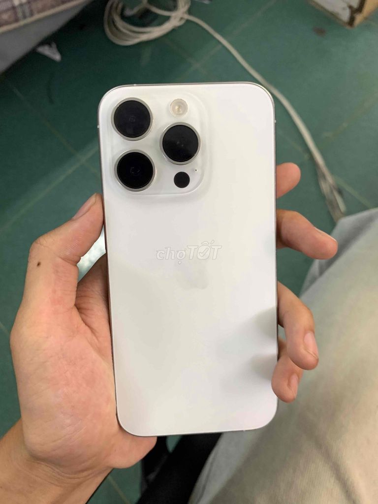 Apple iPhone 15 Pro 128GB Trắng. Mua bán Điện thoại tại Quận Kiến An Hải Phòng được đăng bởi Quyendepchai hình 1