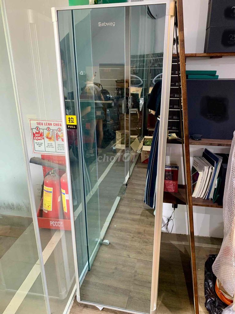 Tủ chăm sóc quần áo Debweg 480L Mirror Silver. Mua bán Tủ, kệ gia đình tại Quận 7 Tp Hồ Chí Minh được đăng bởi Hà  hình 1