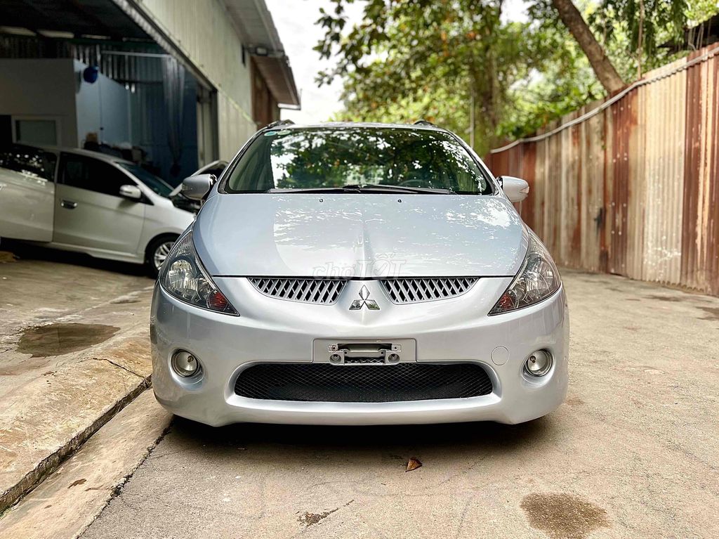 Mitsubishi Grandis 2005 2.4 AT - 100000 km