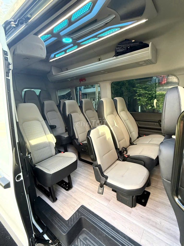 Ford Transit Premium 2025 16 chỗ. Mua bán Ô tô tại Quận 8 Tp Hồ Chí Minh được đăng bởi Tiến Phát hình 7