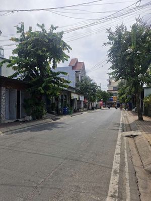 CHO THUÊ NHÀ MẶT TIỀN XÃ BÀ ĐIỂM(NHÀ MỚI)