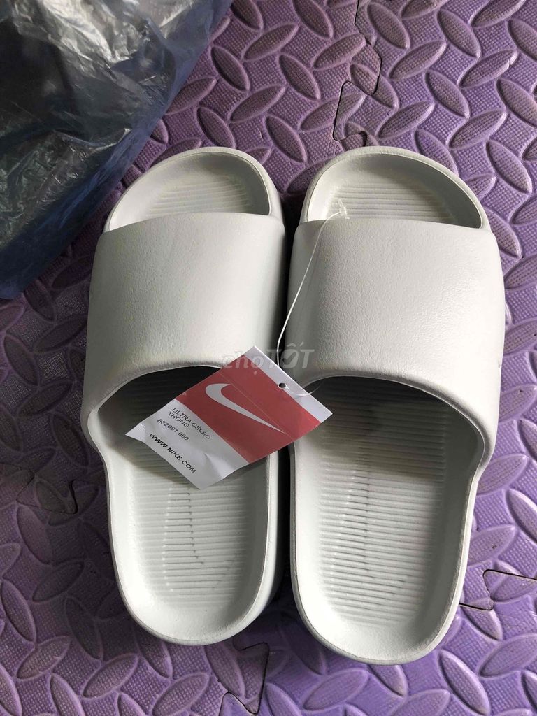 Dép đúc Nike Trắng Nâu Kem 40-42. Mua bán Giày dép tại Huyện An Dương Hải Phòng được đăng bởi Tu Tang Quang hình 1