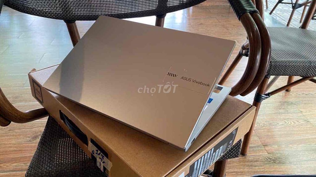 Asus Vivobook X1404VA-NK050W full box bh 2026