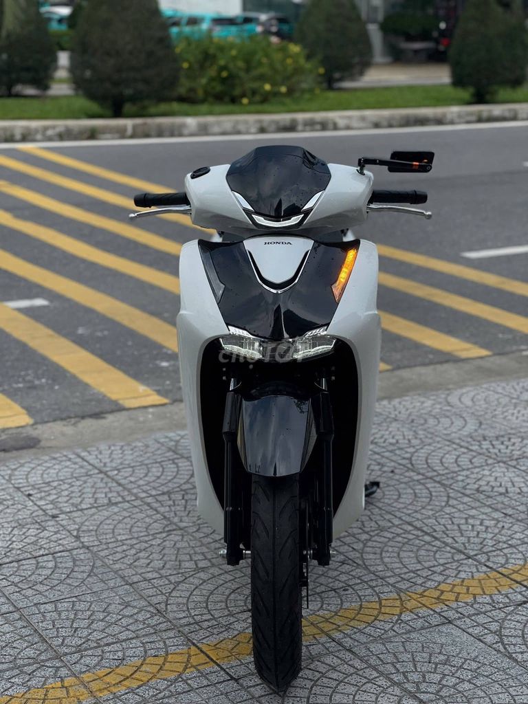 Honda SH 2026 Bs 43 белый-чёрный, рассрочка