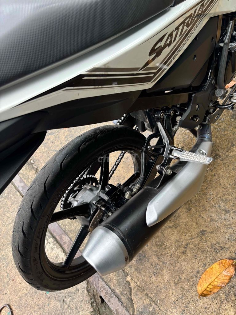 Suzuki Raider Satria Trắng Côn tay. Mua bán Xe máy tại Thị xã Bến Cát Bình Dương được đăng bởi xe máy trả góp tín nghĩa  hình 8
