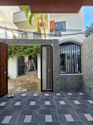 Townhouse 64 m² · 3 bed · Đường Bình Thái 4