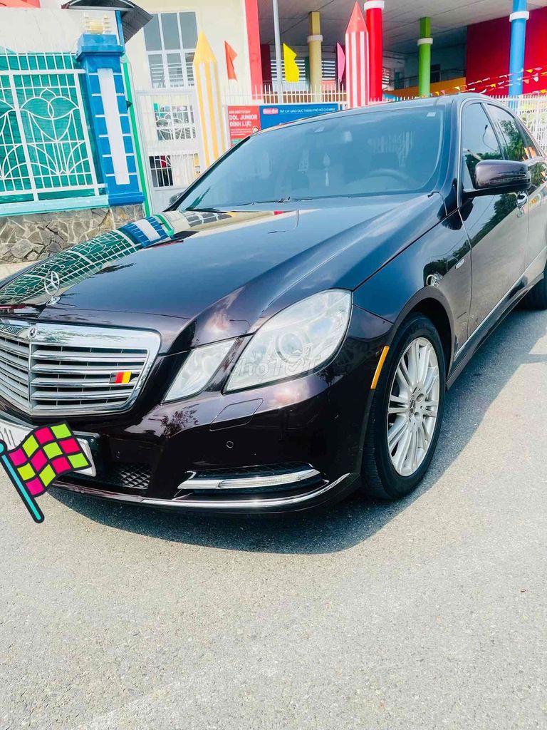 Mercedes-Benz E-Class 2011 photo 2