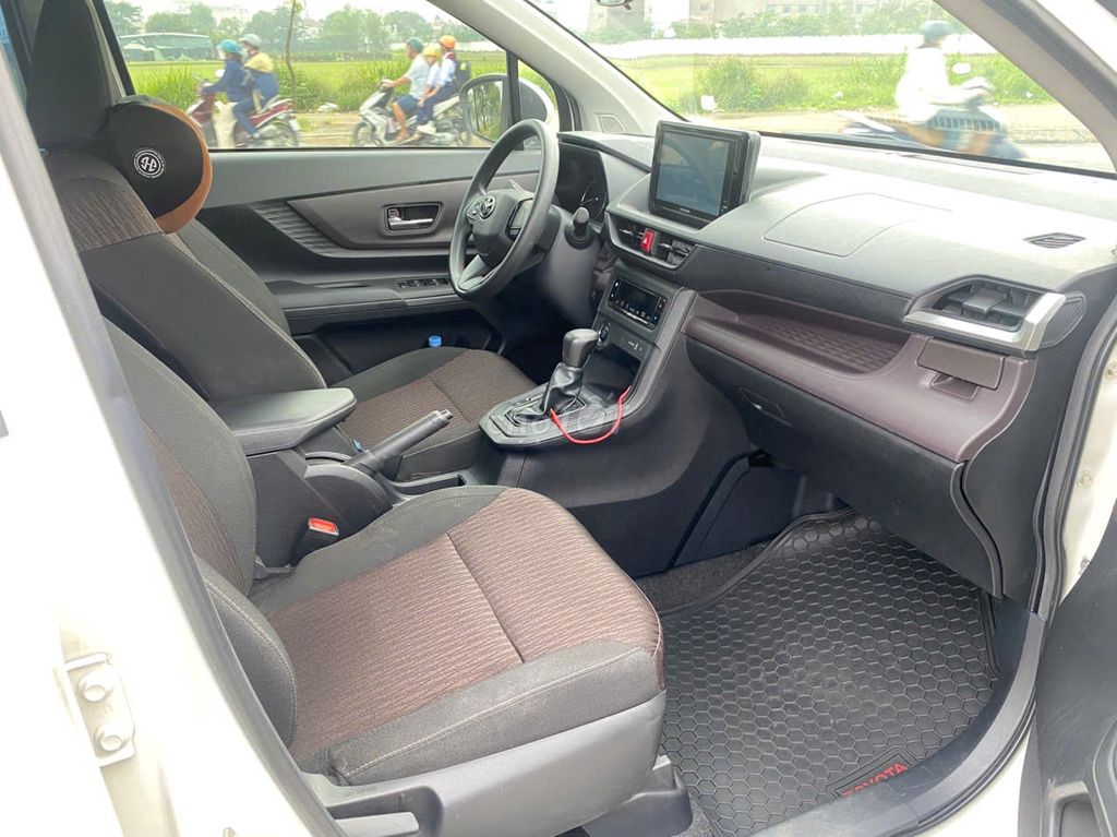 Toyota Avanza Premio 2024 CVT màu trắng 20.100 km. Mua bán Ô tô tại Quận Tân Phú Tp Hồ Chí Minh được đăng bởi VĂN CHINH hình 12