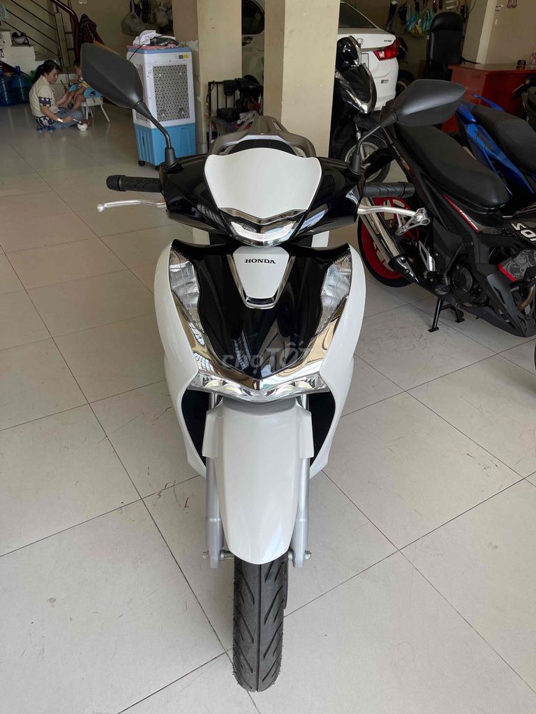 shvn 160cc . thắng abs . lướt 4k km . bao ko tua .. Mua bán Xe máy tại Thành phố Rạch Giá Kiên Giang được đăng bởi XE MÁY ÚT BÉ  hình 3