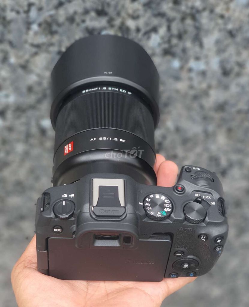 Máy ảnh Canon EOS R8 Đen Viltrox 85mm f/1.8. Mua bán Máy ảnh, Máy quay tại Quận Bình Thạnh Tp Hồ Chí Minh được đăng bởi Messi hình 1